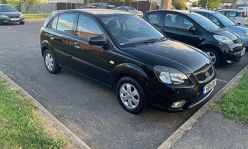 Kia Rio Domino...