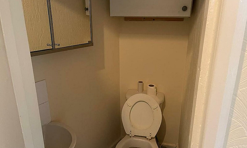 2 Bedrooms Flat Avai...