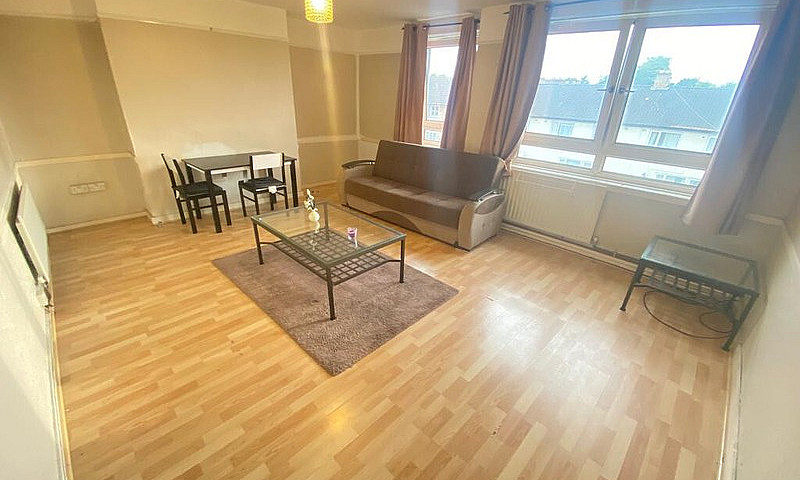 1 Bedrooms Flat To R...
