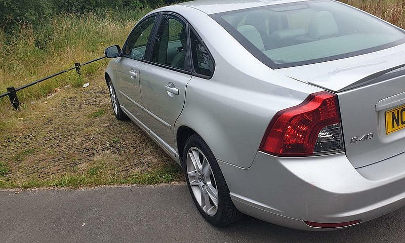 Volvo S40 ...