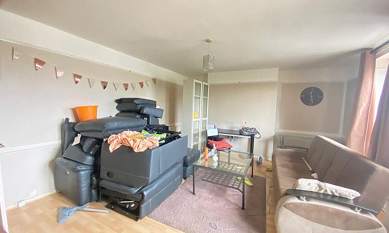 1 Bedrooms Flat To R...