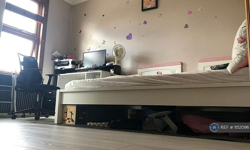 3 Bedroom House In P...