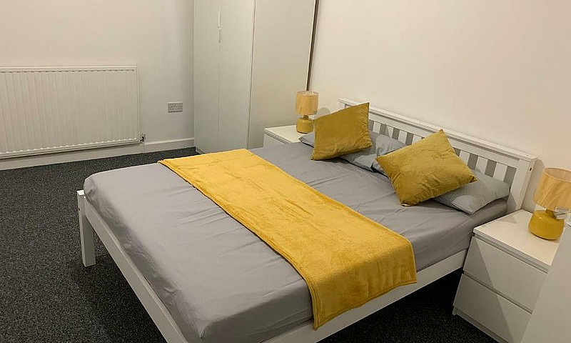 Modern Double Room I...