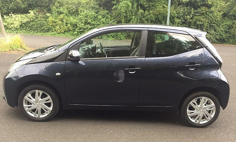 Toyota Aygo X Pressi...