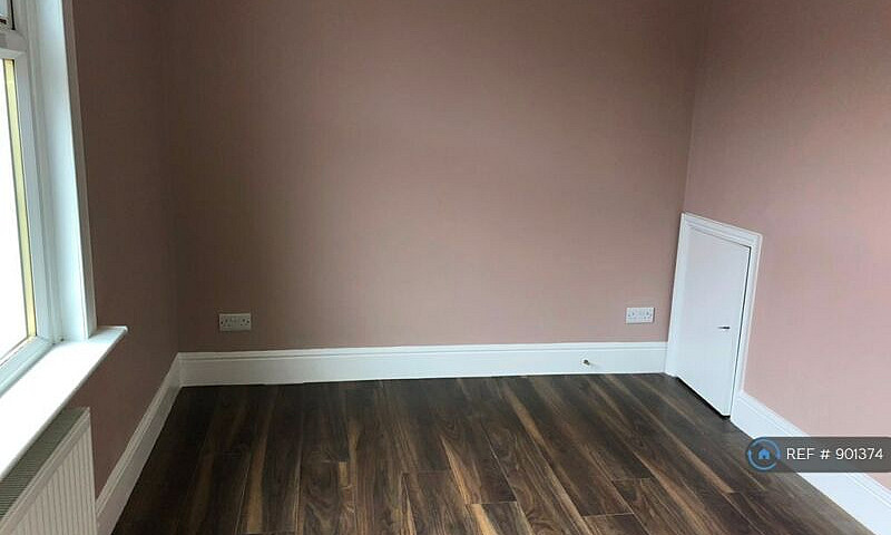 4 Bedroom House In J...