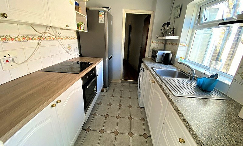 Good Condition 4 Bed...
