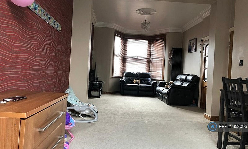 3 Bedroom House In P...