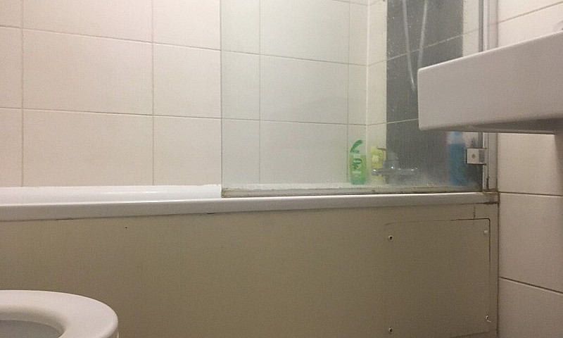 Lovely 2 Bed Flat- B...