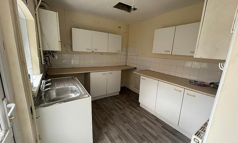 3/5 Bedroom Terraced...