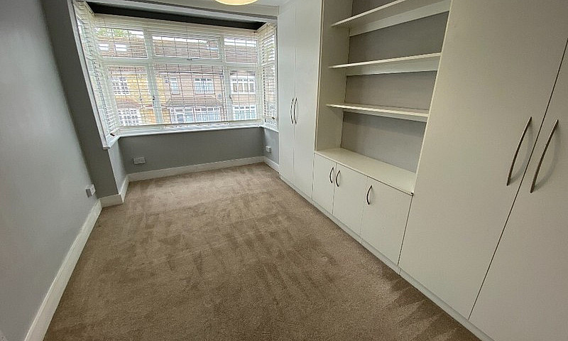 Spacious And Excelle...
