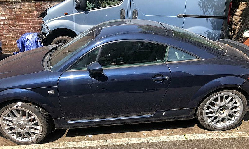 02 Plate Audi Tt 225...