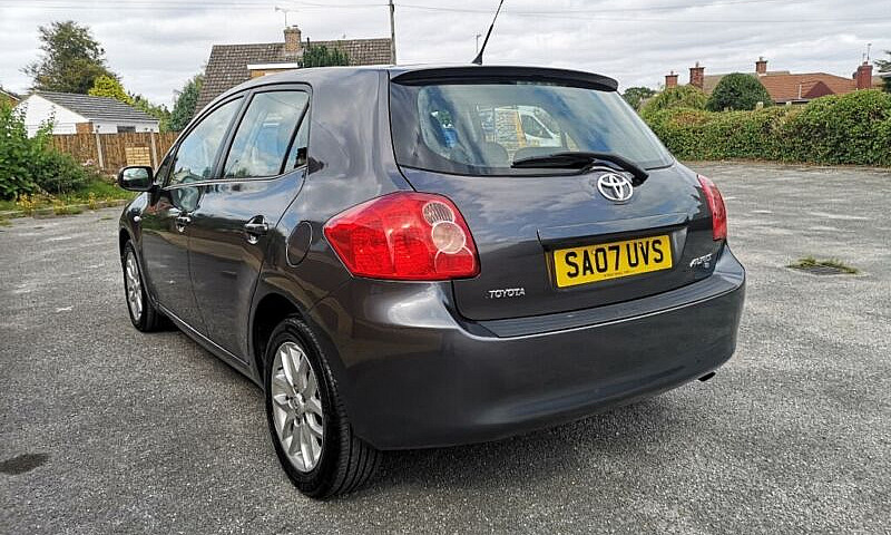 2007 Toyota Auris 1....