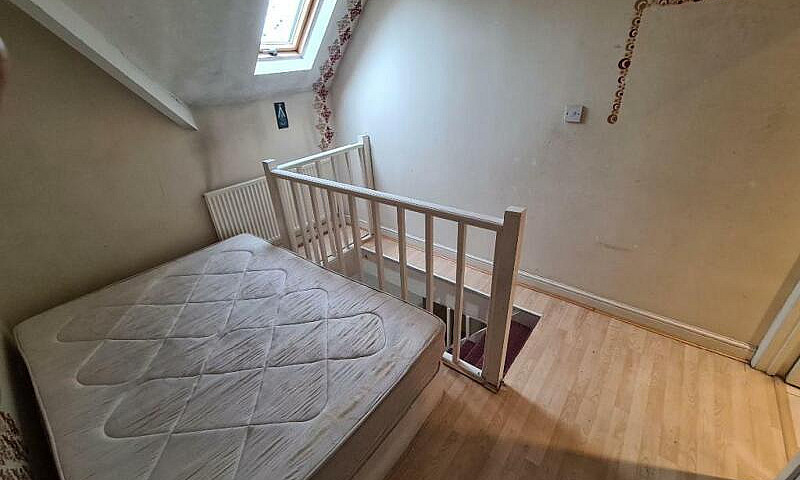 Studio Flat In Rayne...