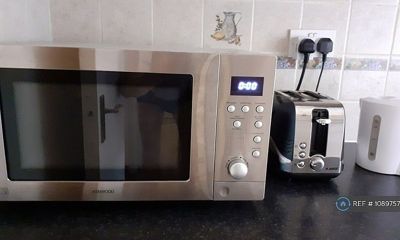1 Bedroom In London,...