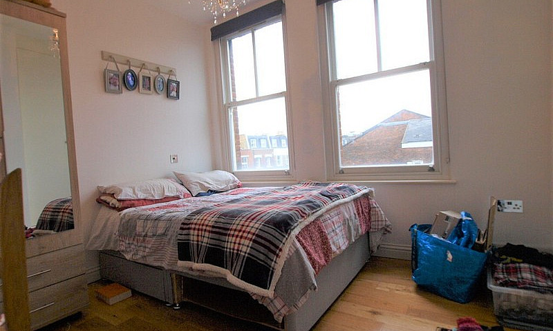 A Large 1 Bedroom Fl...