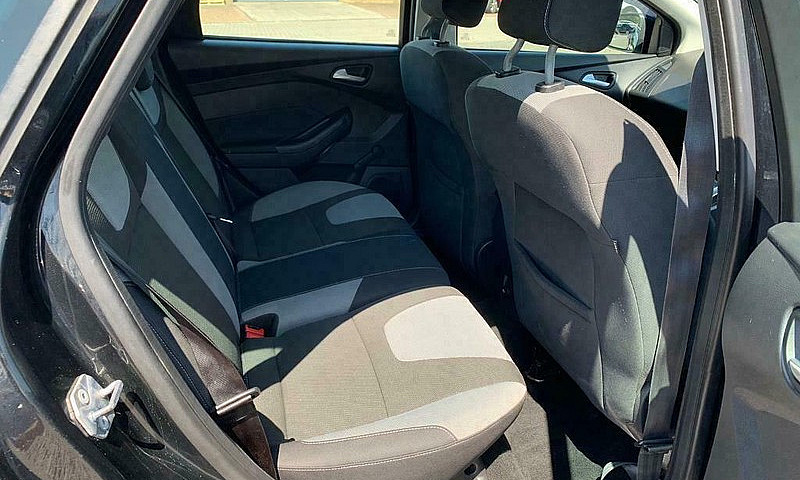 Ford Focus Zetec 1.6...
