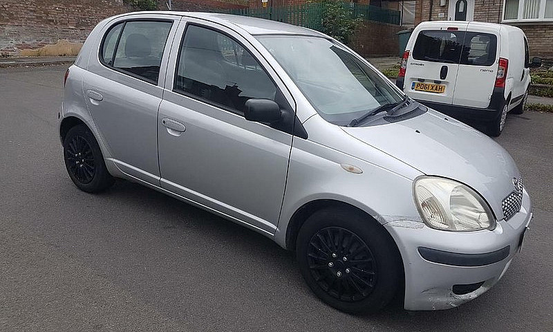 Toyota Yaris 1.0 Vvt...