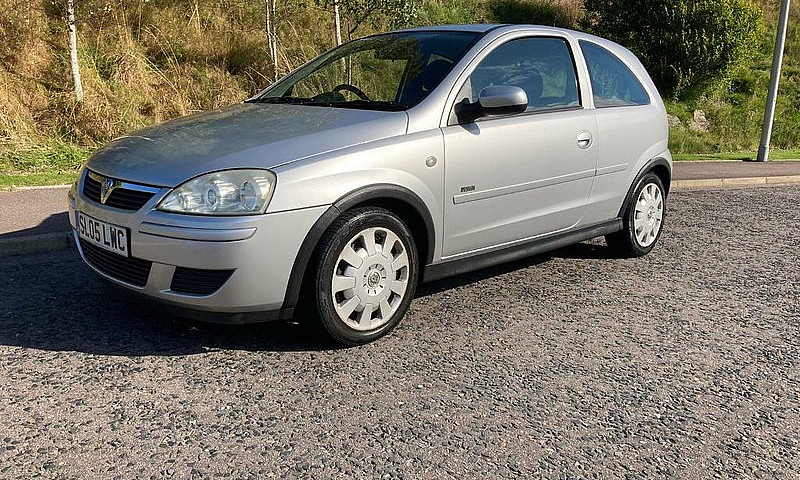 ** 2005 Vauxhall Cor...