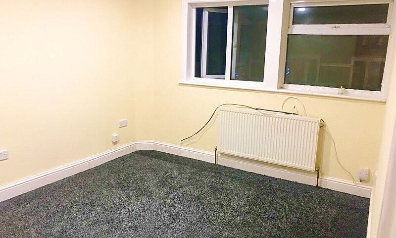 One Bedroom Flat To ...