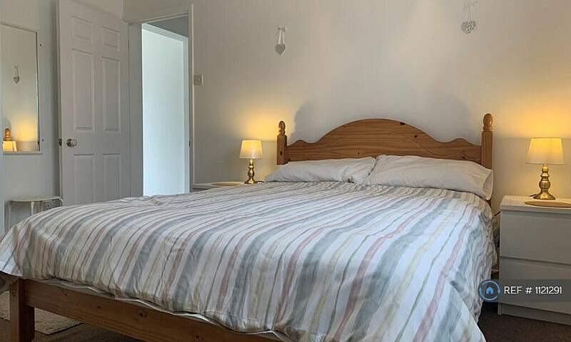 2 Bedroom Flat In Wi...
