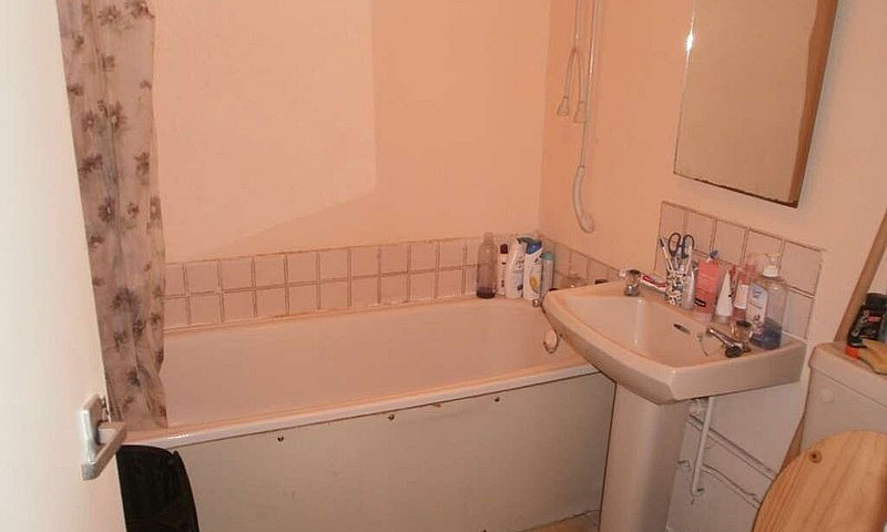 Very Spacious One Be...