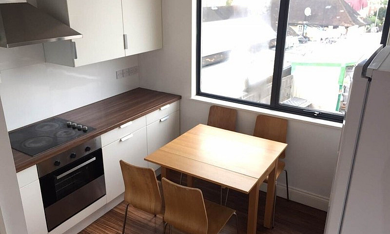 2 Bed 3Rd Floor Flat...