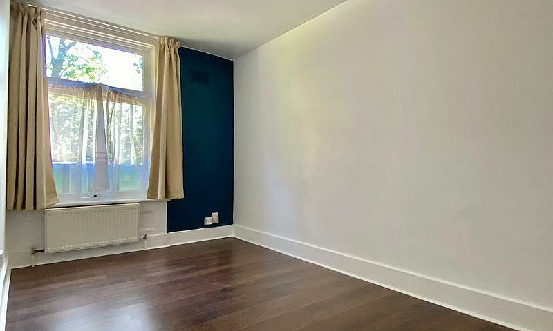 2 Bed Flat, Crystal ...
