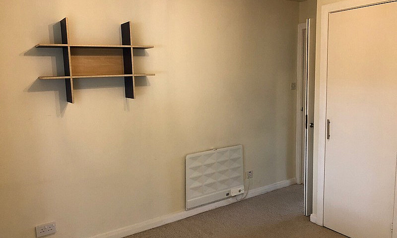 3 Bedroom Flat - Ros...