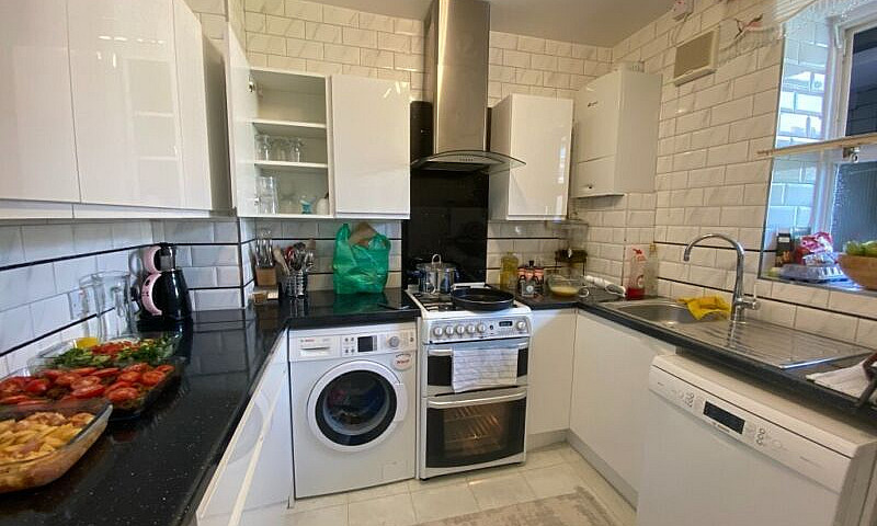 2 Dbl Bed Immaculate...