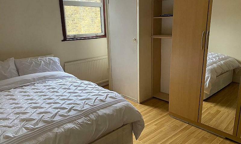 Spacious Double Bed ...