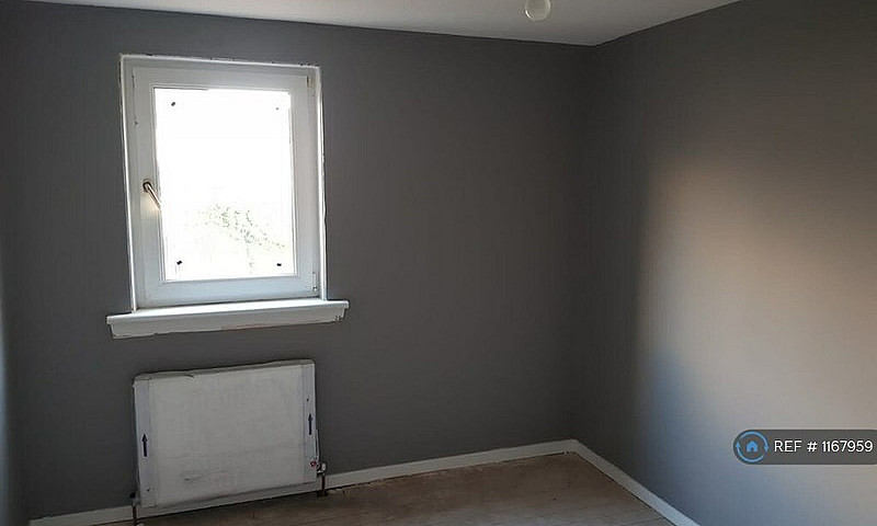 2 Bedroom House In A...