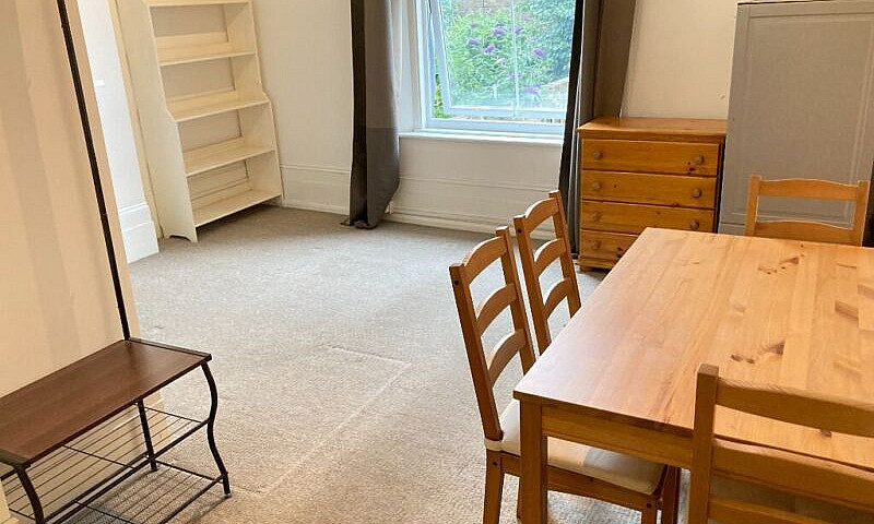 Converted 1 Bed Flat...