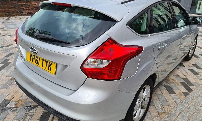 Ford Focus 1.6 Petro...