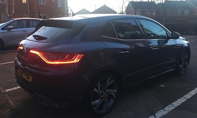 17 Renault Megane 1....