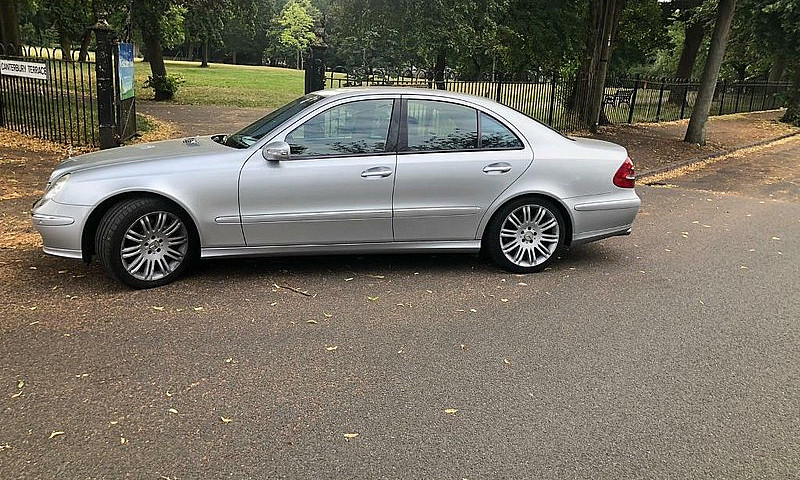 Mercedes E Class E32...