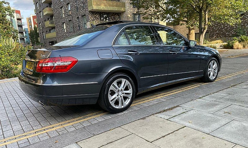 Mercedes-Benz E350 A...
