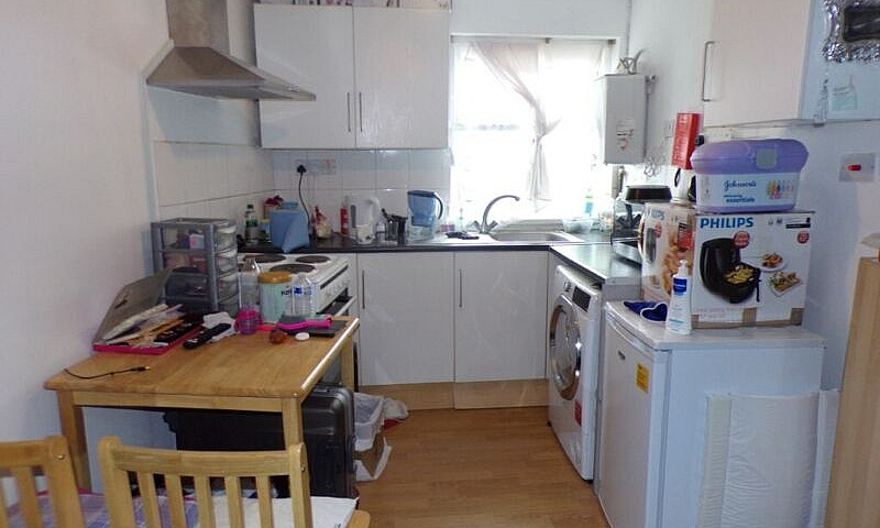 Studio Apartment – L...