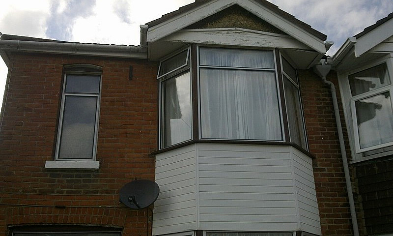 One Bedroom Flat In ...