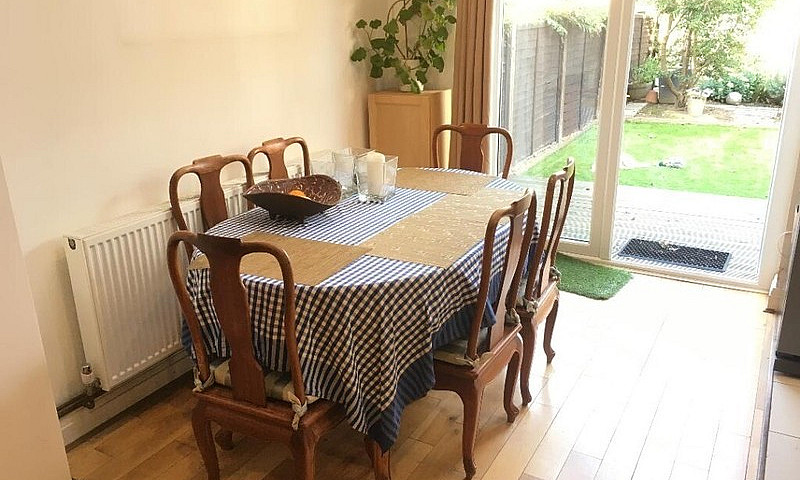 3 Floors House 5 Bed...