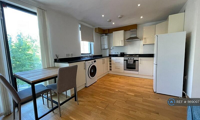 1 Bedroom Flat In Wh...
