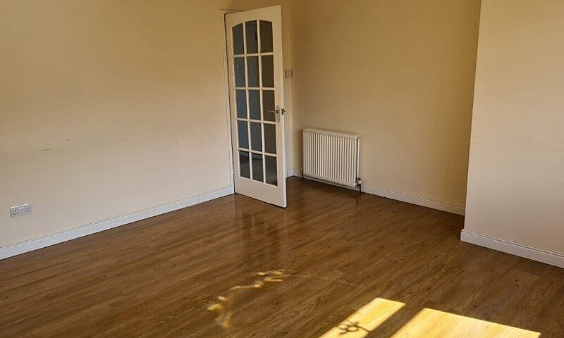 2 Bedroom House In D...