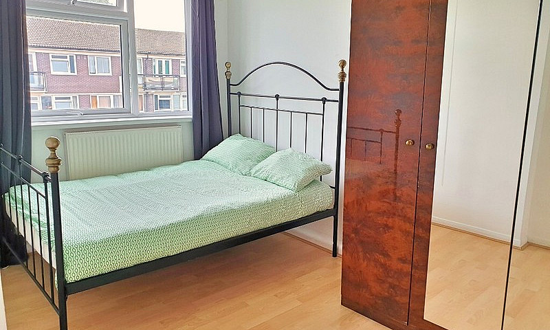 3 Bedroom Flat Near ...
