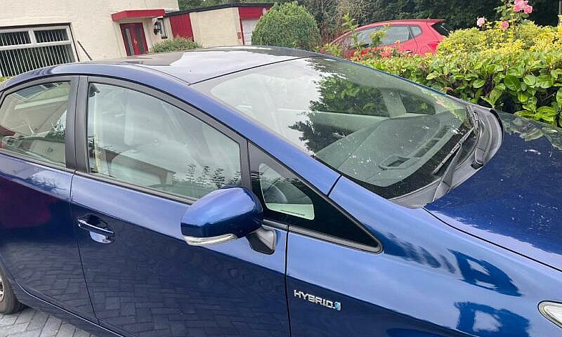 Toyota Prius T Spirt...