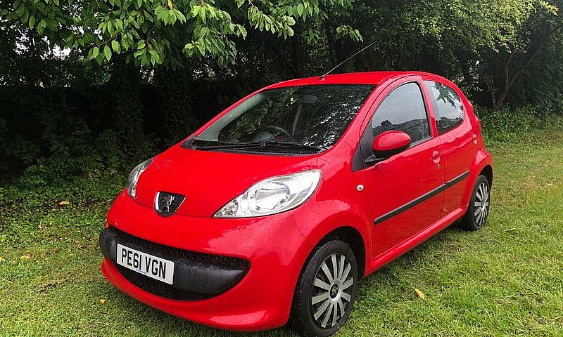 Peugeot 107 1.0 Petr...