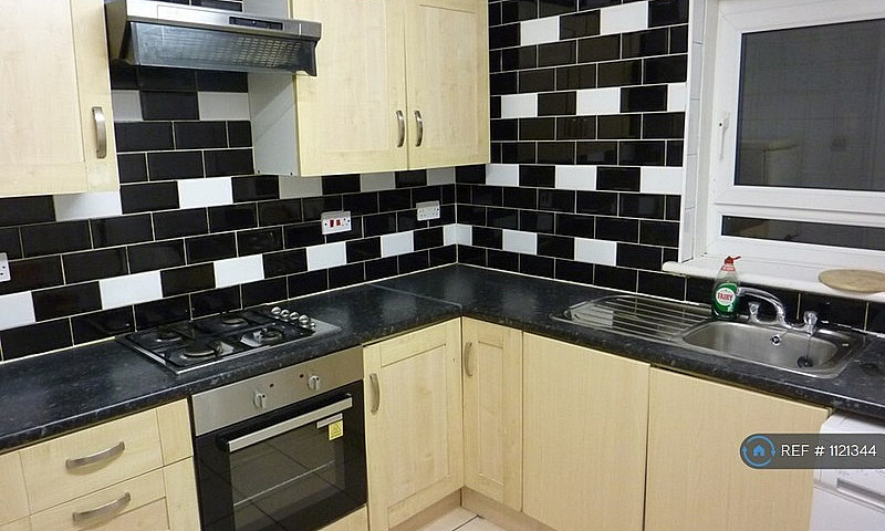 5 Bedroom Flat In Pa...