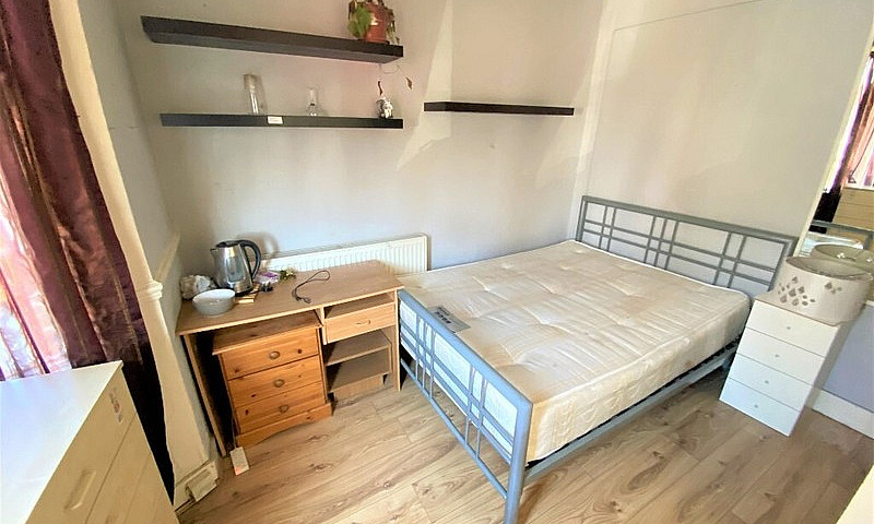 Good Condition 4 Bed...