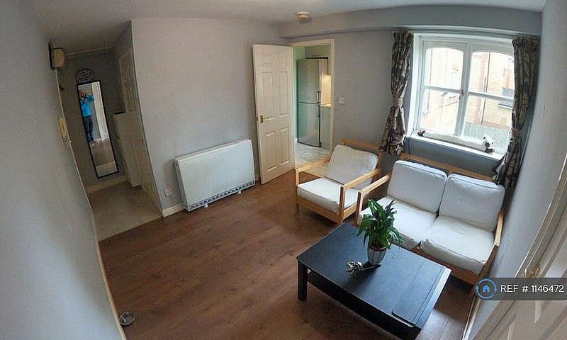 1 Bedroom Flat In Up...