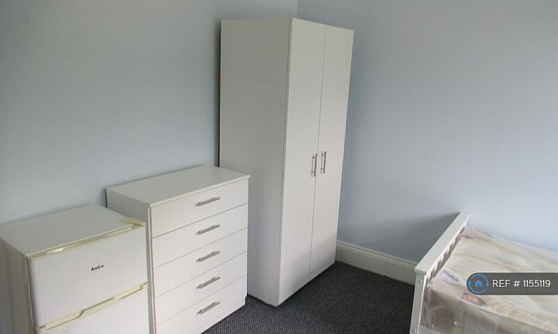 1 Bedroom In Manor R...