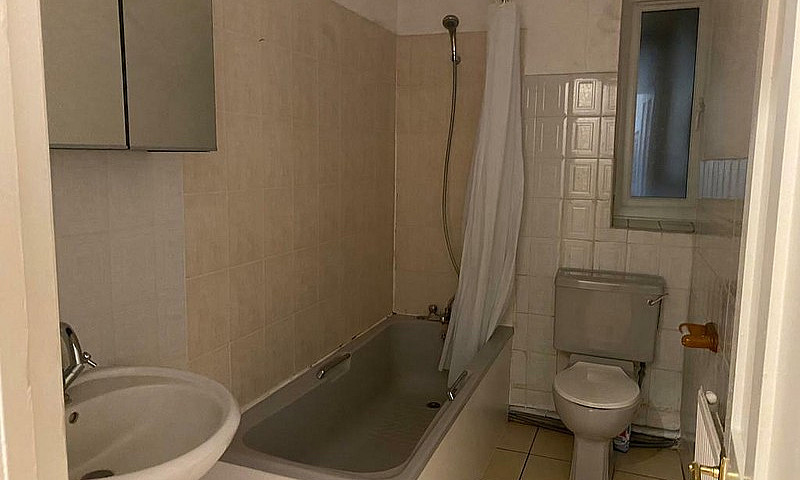 2 Bed Flat, Crouch E...