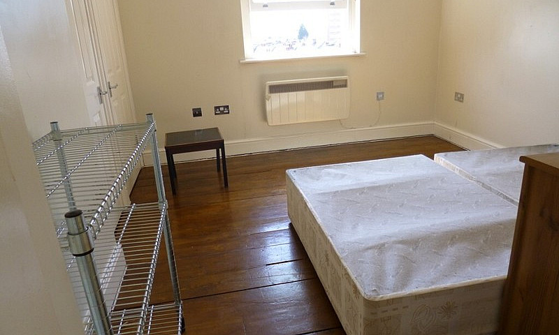 Super 1 Bedroom Flat...